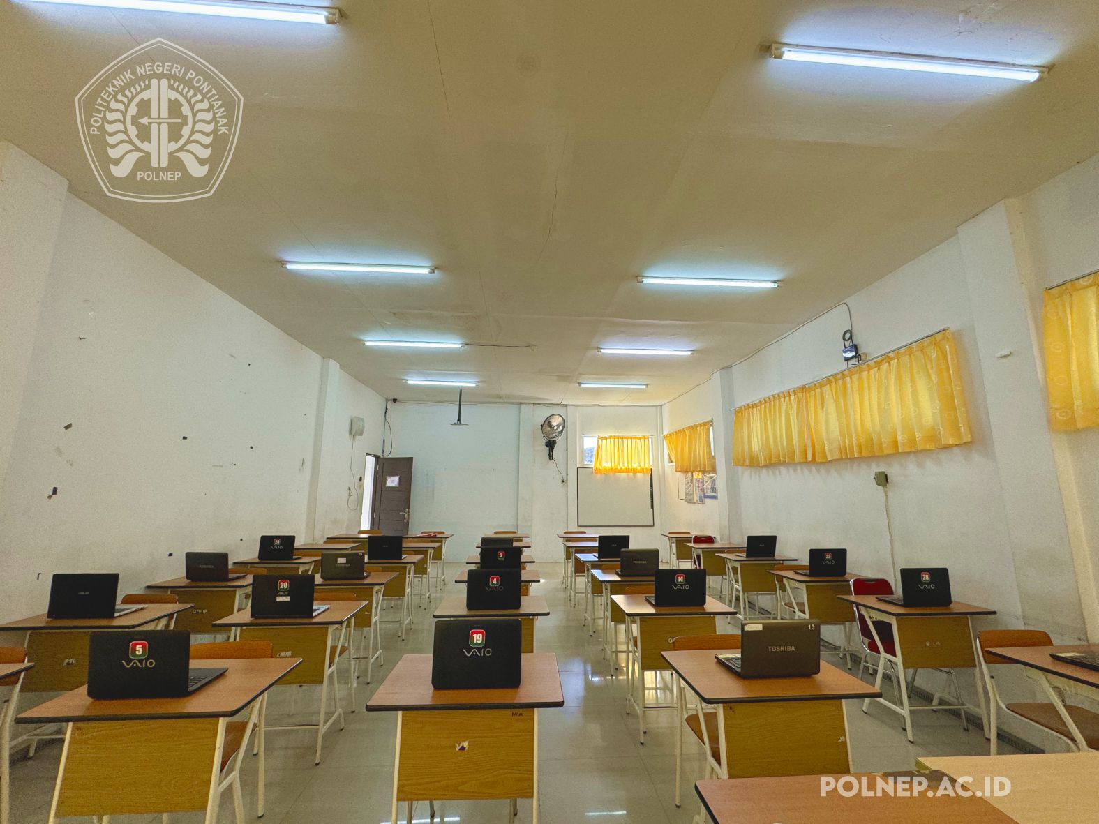 Ruang Lab Komputer Jaringan