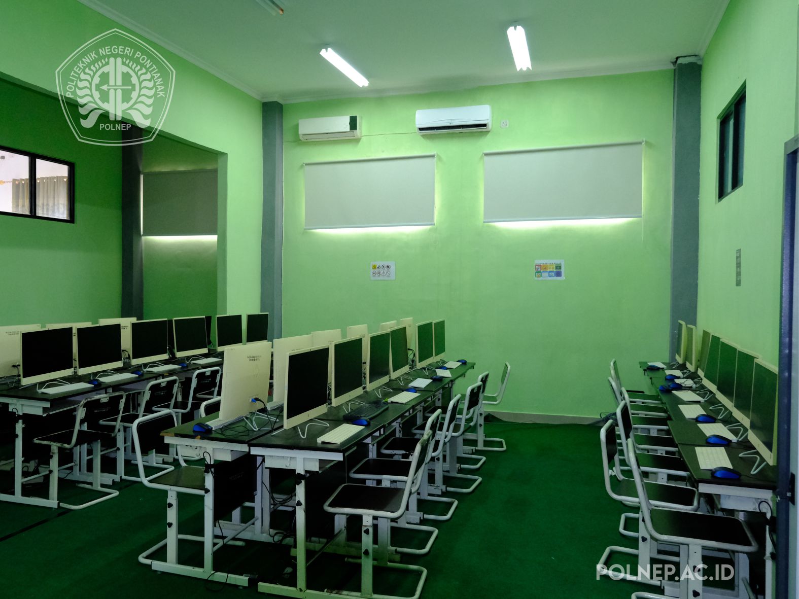 Ruang Lab Komputer 1